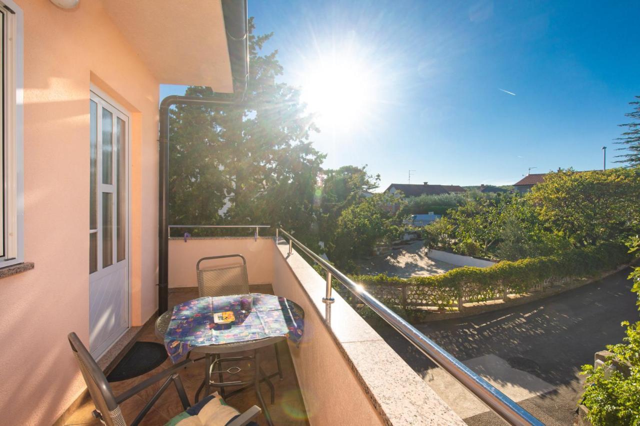 1-Bedroom Apartment In Krk - Steps From The Beach! Veglia Exterior foto